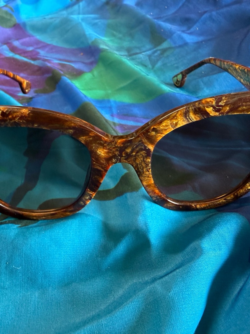 Alice + Olivia Brown Tortoiseshell Cat-Eye Sunglasses